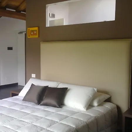 Corte Santa Libera 3* Сан-Феделе-Интельви