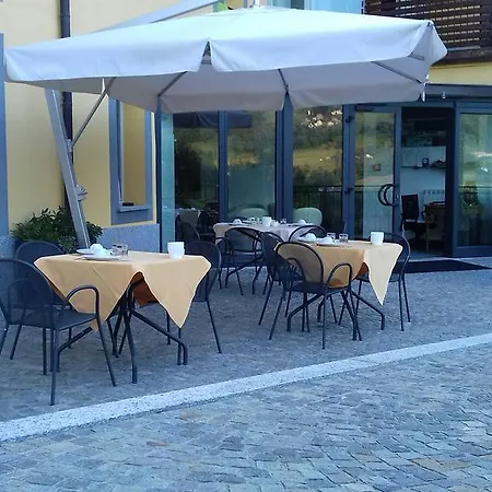 Corte Santa Libera 3* Сан-Феделе-Интельви